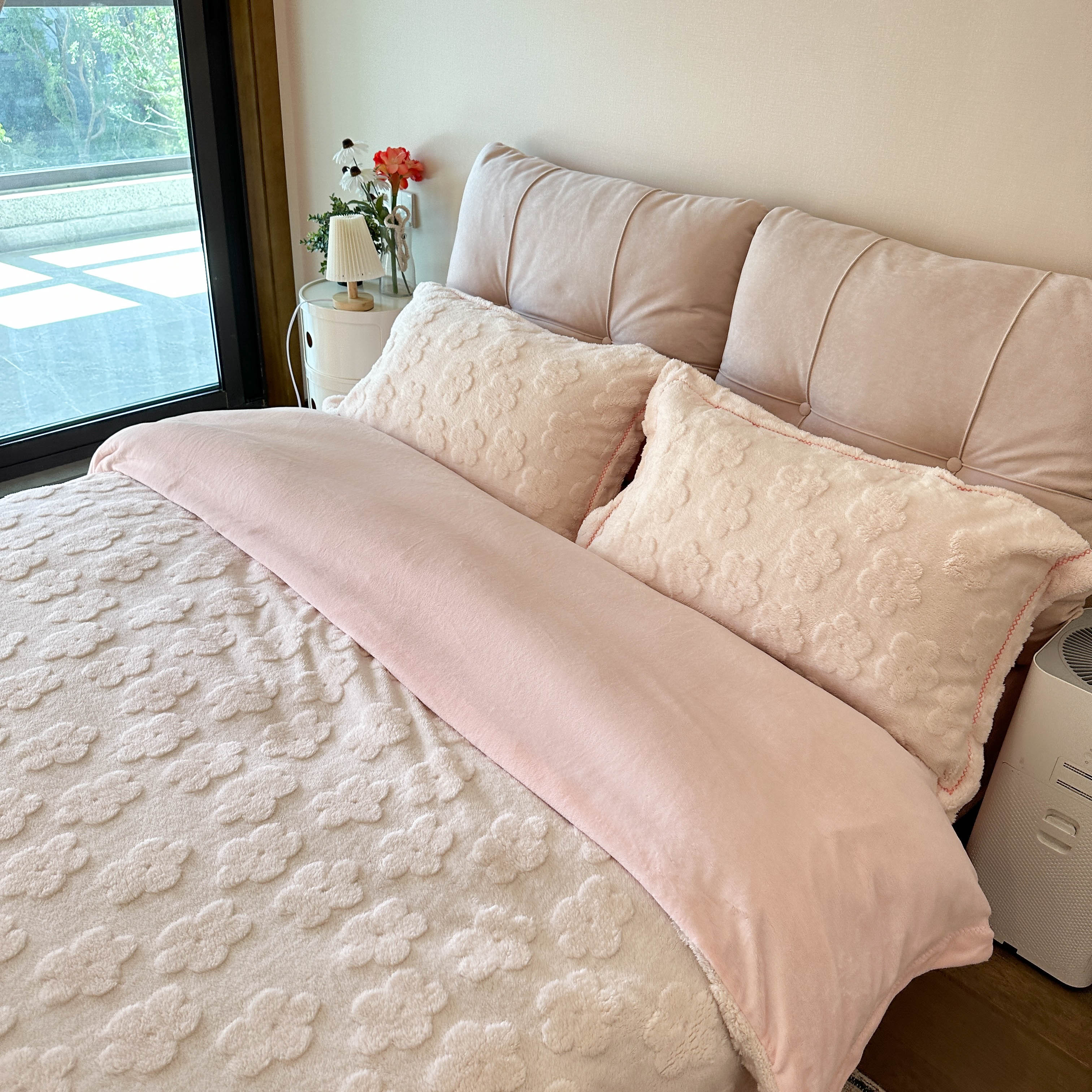 91家纺网 家纺一手货源 找家纺 新A类高克重ykk拉链提花牛奶绒四件套直播浅浅花漾（粉）