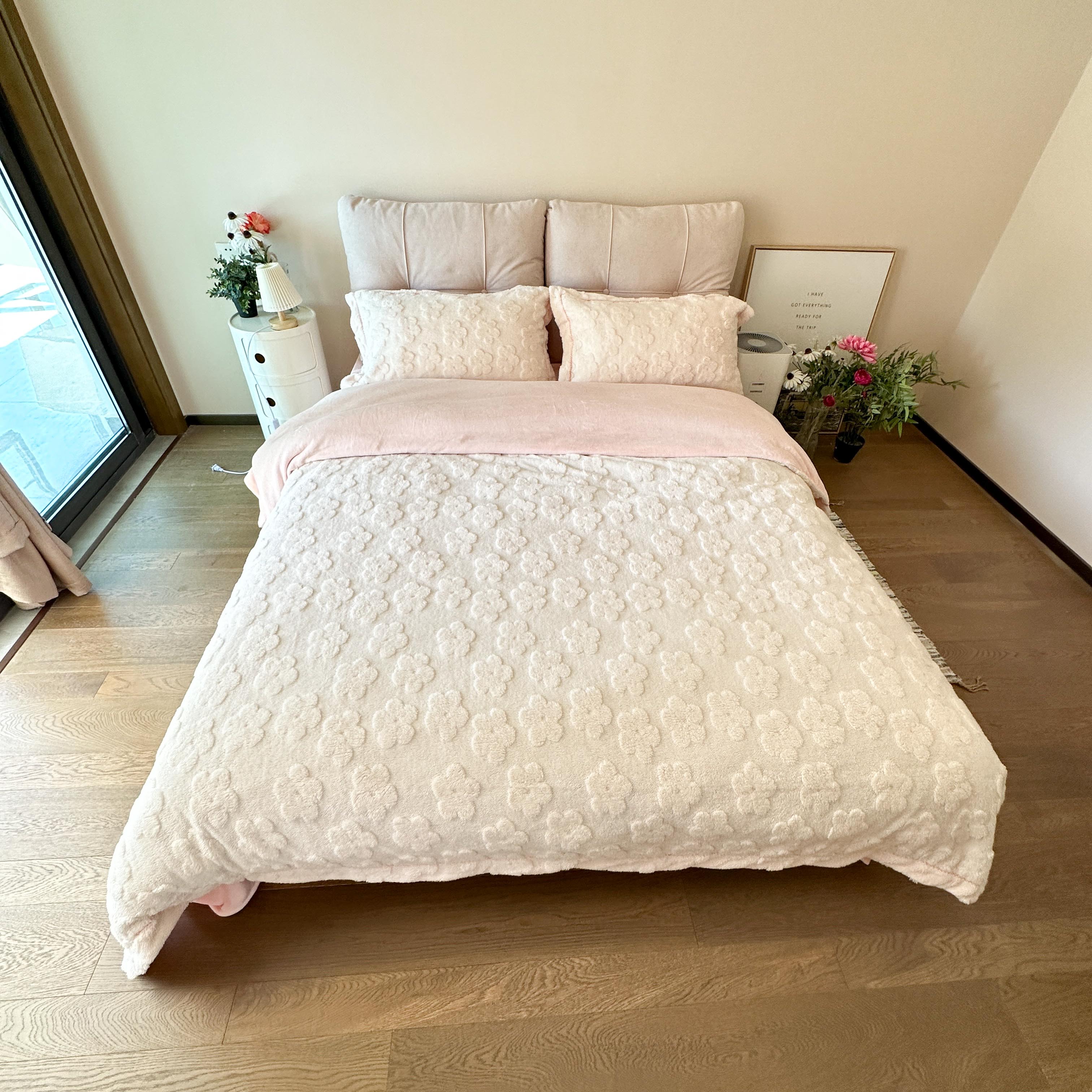 91家纺网 家纺一手货源 找家纺 新A类高克重ykk拉链提花牛奶绒四件套直播浅浅花漾（粉）