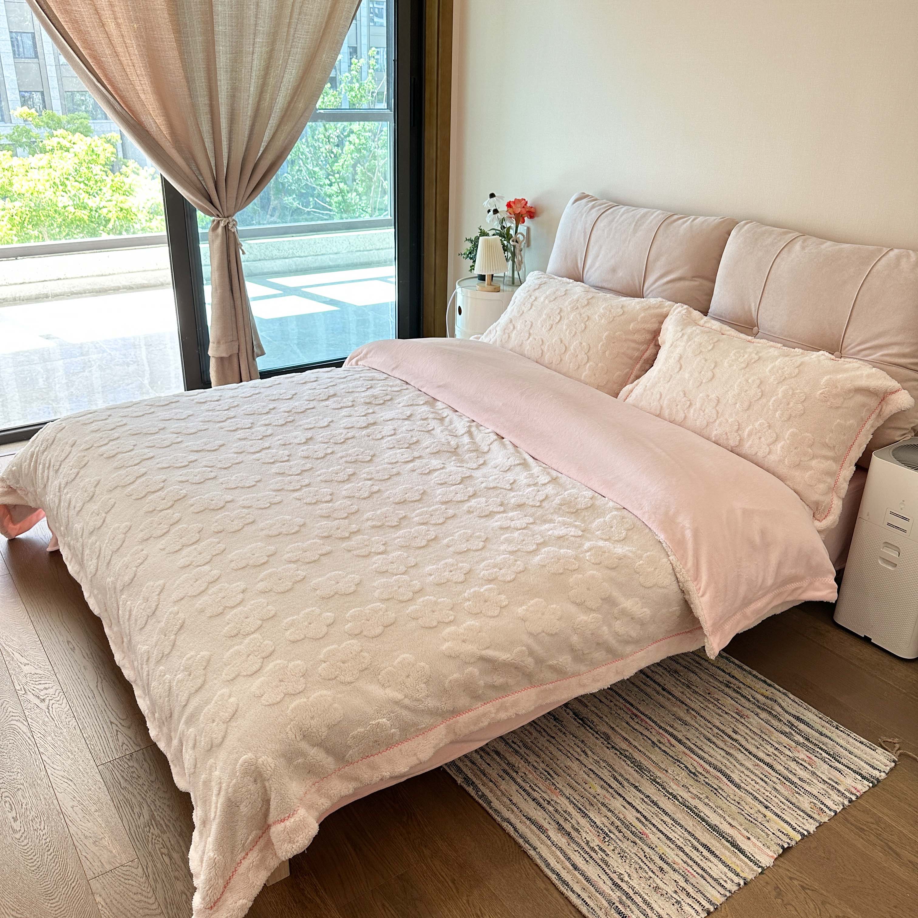 91家纺网 家纺一手货源 找家纺 总 呗旺鹿2022新A类高克重ykk拉链提花牛奶绒四件套直播