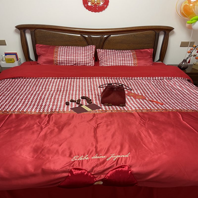 91家纺网 家纺一手货源 找家纺 （总）用心2022新款高端数码印花刺绣款婚庆四件套系列2