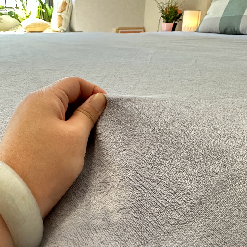 91家纺网 家纺一手货源 找家纺 好阁 2022新款200g牛奶绒单品床笠 冰川蓝