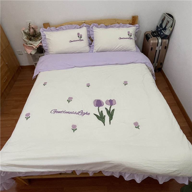 91家纺网 家纺一手货源 找家纺 易禾家纺 2024新款水洗亲肤棉毛巾绣四件套 郁金香-白紫