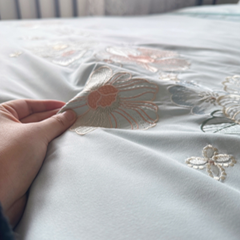 91家纺网 家纺一手货源 找家纺 ab家纺 2023新款满绣水洗棉四件套 水兰