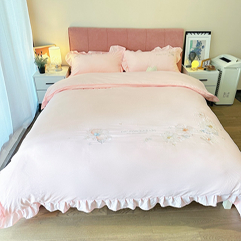 91家纺网 家纺一手货源 找家纺 ab家纺 2023新款满绣水洗棉四件套 浅粉