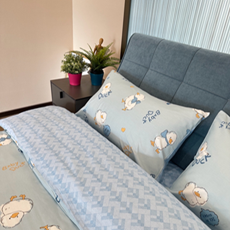 91家纺网 家纺一手货源 找家纺 感遇2022新款全棉印花四件套系列 萌萌鸭