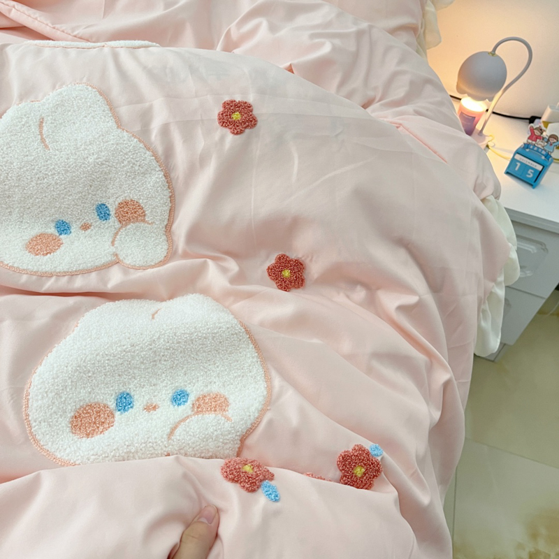 91家纺网 家纺一手货源 找家纺 我心 2023新款毛巾绣四件套-萌兔系列 花儿兔-粉