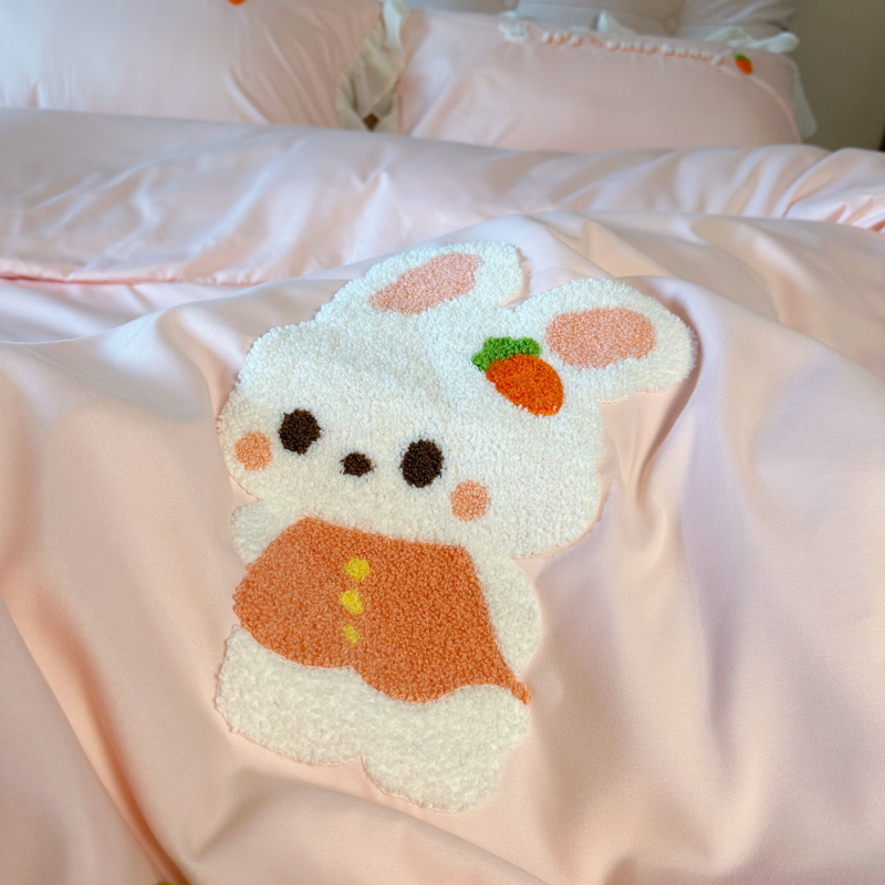 91家纺网 家纺一手货源 找家纺 我心 2023新款毛巾绣四件套-萌兔系列 三只萌兔-粉