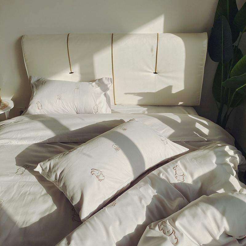 91家纺网 家纺一手货源 找家纺 N先生 2024新款亲肤水洗棉刺绣四件套-小花兔 小花兔-银灰