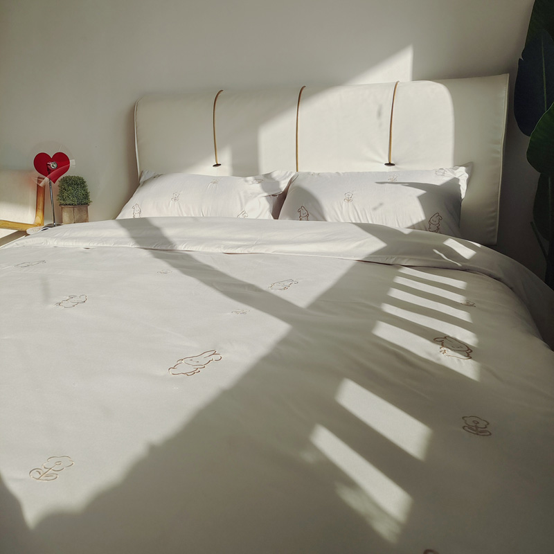 91家纺网 家纺一手货源 找家纺 N先生 2024新款亲肤水洗棉刺绣四件套-小花兔 小花兔-银灰