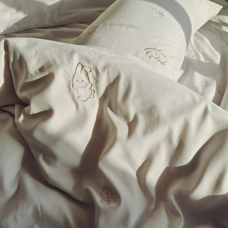 91家纺网 家纺一手货源 找家纺 N先生 2024新款亲肤水洗棉刺绣四件套-小花兔 小花兔-银灰