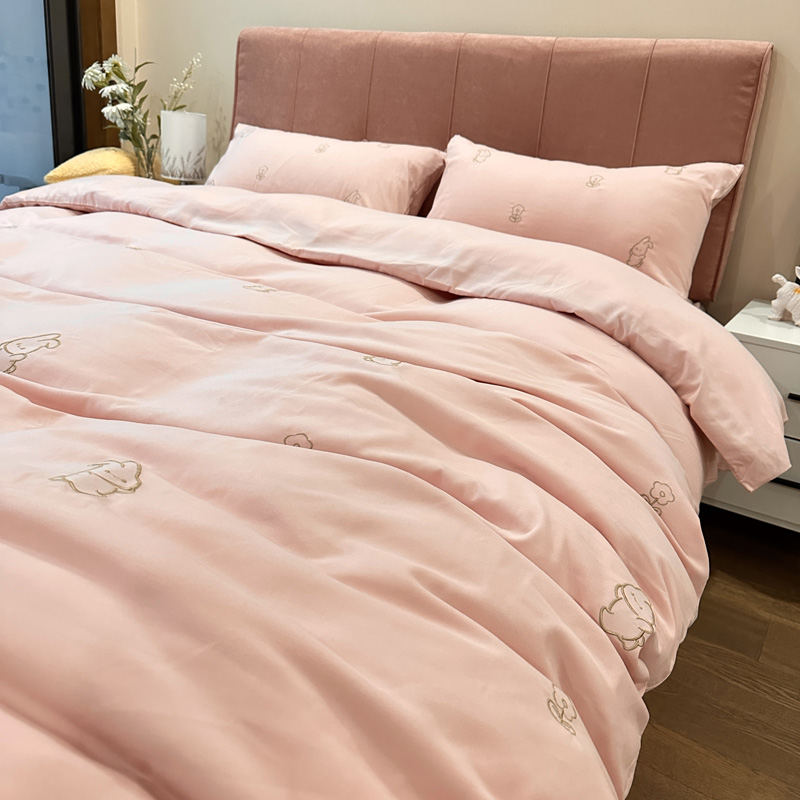 91家纺网 家纺一手货源 找家纺 N先生 2024新款亲肤水洗棉刺绣四件套-小花兔 小花兔-粉