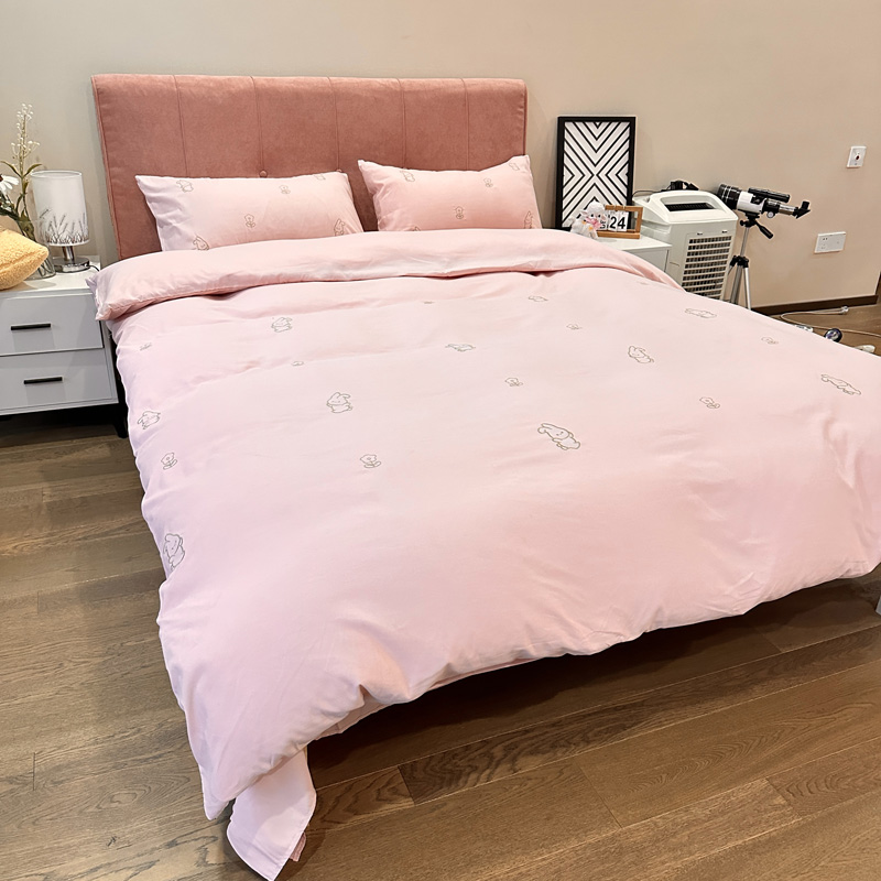 91家纺网 家纺一手货源 找家纺 N先生 2024新款亲肤水洗棉刺绣四件套-小花兔 小花兔-粉