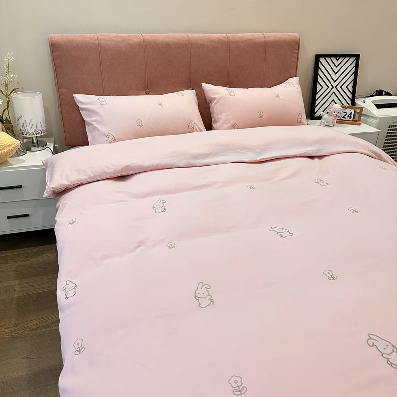 91家纺网 家纺一手货源 找家纺 N先生 2024新款亲肤水洗棉刺绣四件套-小花兔 小花兔-粉