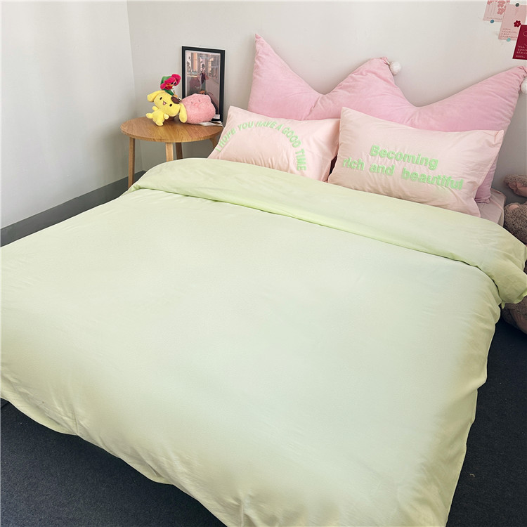 91家纺网 家纺一手货源 找家纺 泽西 2023新款40支双拼全棉水洗棉毛巾绣四件套 双拼-绿粉