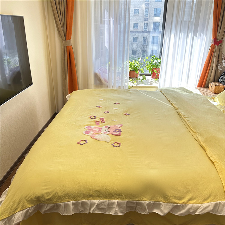 91家纺网 家纺一手货源 找家纺 泉欣家纺23款小精灵系列加厚水洗亲肤棉毛巾绣四件套小精灵浅黄