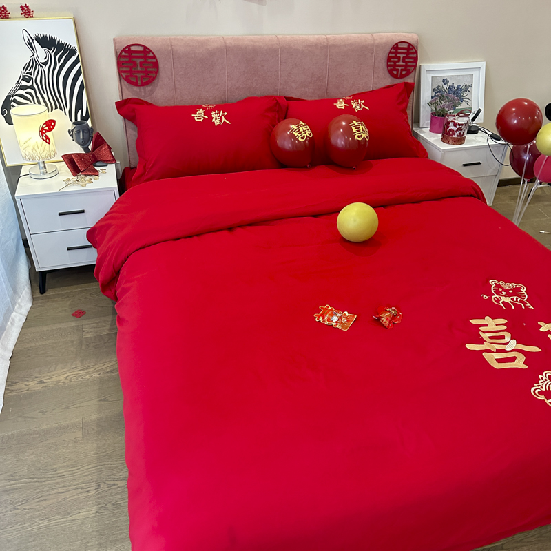 91家纺网 家纺一手货源 找家纺 2025新款亲肤棉刺绣绣花婚庆四件套 喜欢