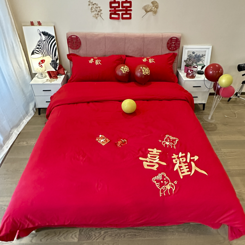 91家纺网 家纺一手货源 找家纺 2025新款亲肤棉刺绣绣花婚庆四件套 喜欢