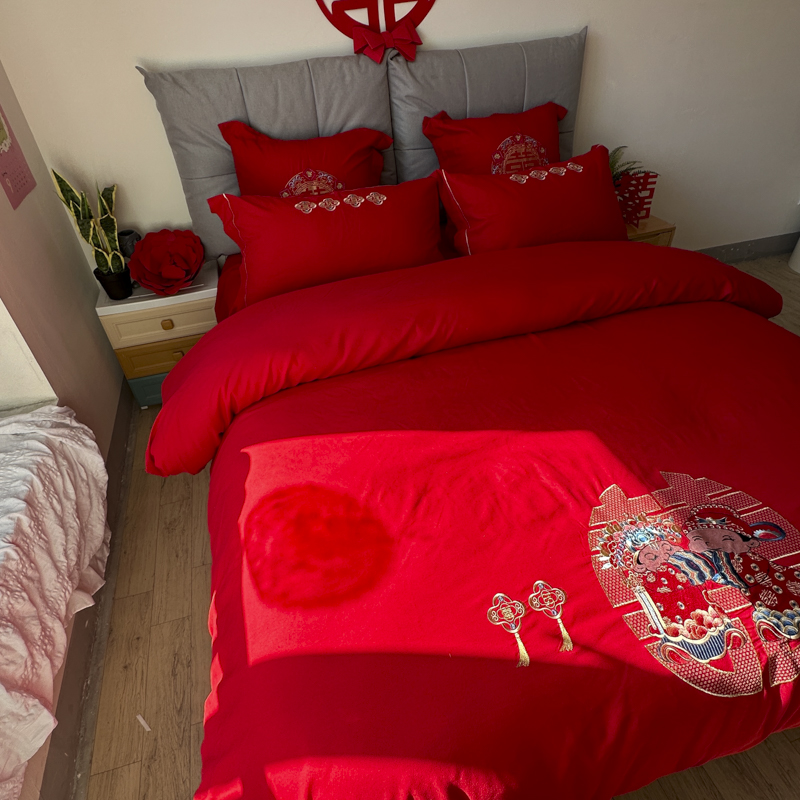 91家纺网 家纺一手货源 找家纺 2025新款亲肤棉刺绣绣花婚庆四件套 喜结良缘