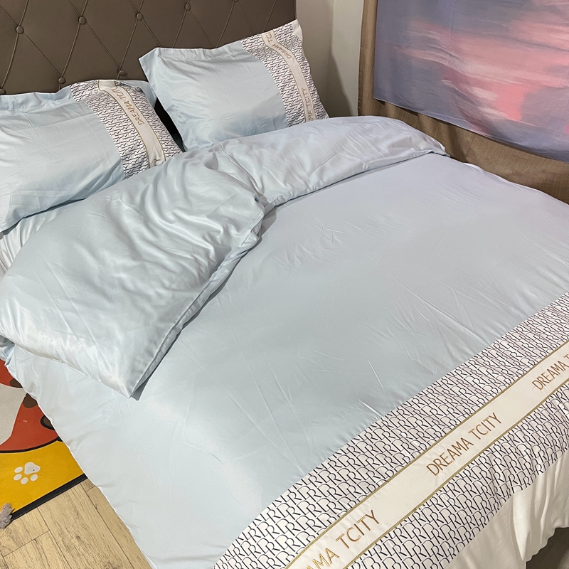 91家纺网 家纺一手货源 找家纺 金麦家纺 2023新款冰丝英格四件套系列  英格-天空蓝