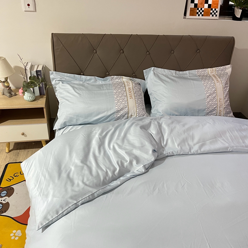 91家纺网 家纺一手货源 找家纺 金麦家纺 2023新款冰丝英格四件套系列  英格-天空蓝