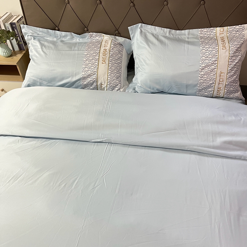 91家纺网 家纺一手货源 找家纺 金麦家纺 2023新款冰丝英格四件套系列  英格-天空蓝