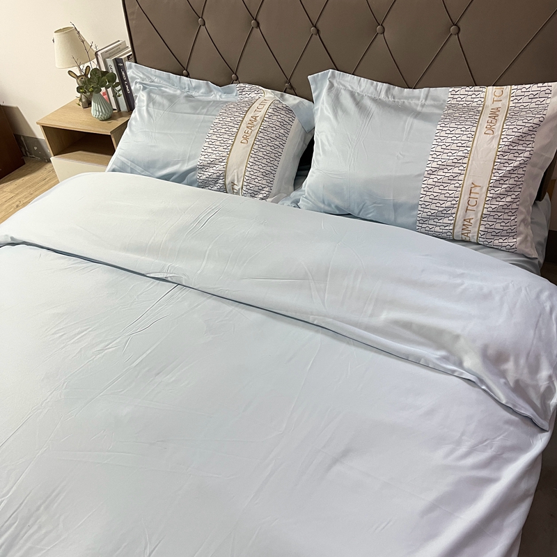 91家纺网 家纺一手货源 找家纺 金麦家纺 2023新款冰丝英格四件套系列  英格-天空蓝