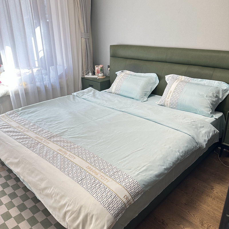 91家纺网 家纺一手货源 找家纺 金麦家纺 2023新款冰丝英格四件套系列  英格-梵星蓝