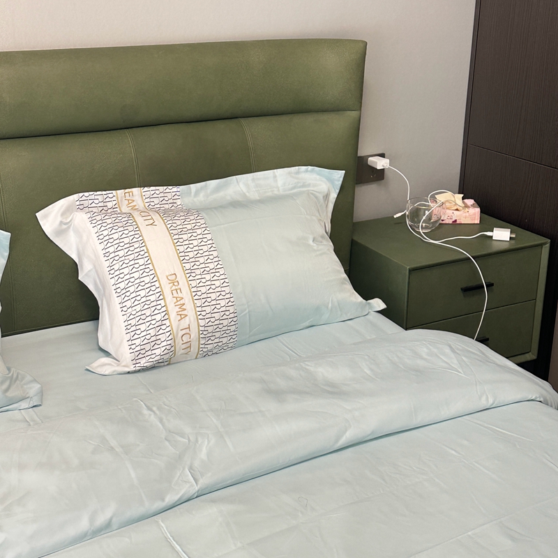 91家纺网 家纺一手货源 找家纺 金麦家纺 2023新款冰丝英格四件套系列  英格-梵星蓝