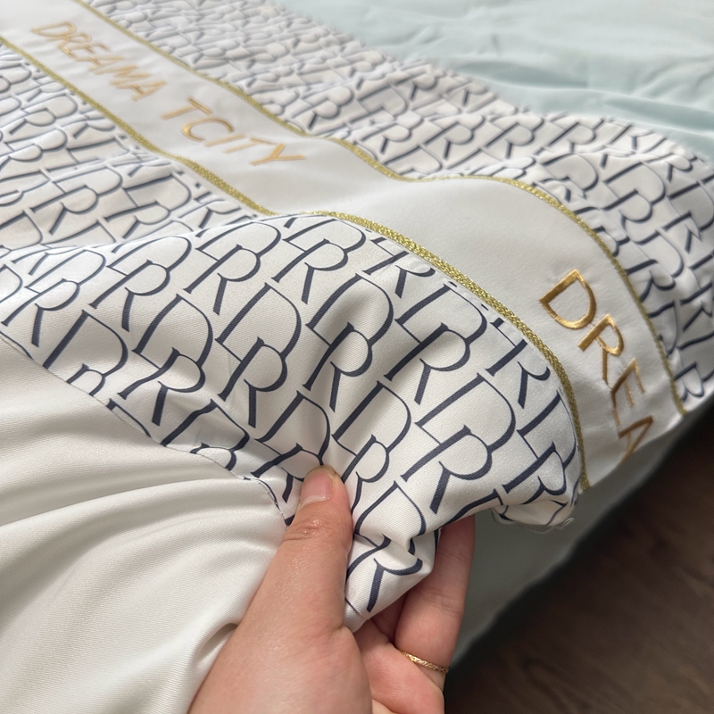 91家纺网 家纺一手货源 找家纺 金麦家纺 2023新款冰丝英格四件套系列  英格-梵星蓝