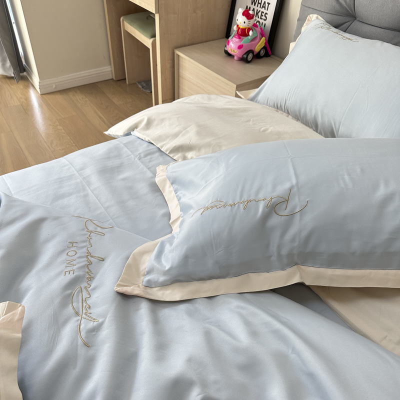 91家纺网 家纺一手货源 找家纺 金麦家纺 2023新款冰丝小拼角四件套系列 小拼角天空蓝