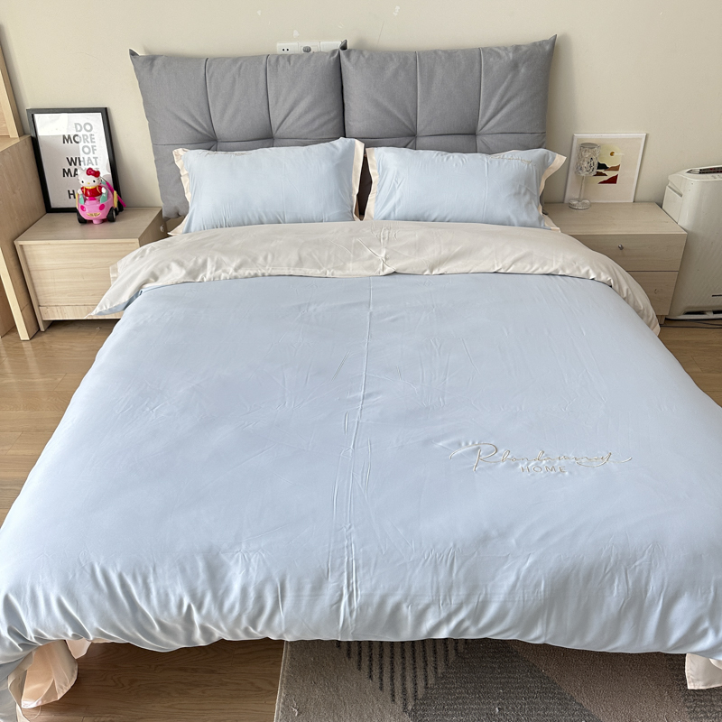 91家纺网 家纺一手货源 找家纺 金麦家纺 2023新款冰丝小拼角四件套系列 小拼角天空蓝