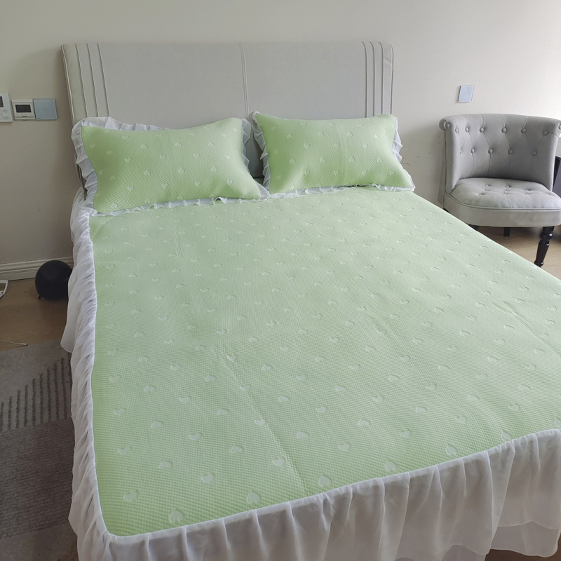 91家纺网 家纺一手货源 找家纺 川悦生活2023新款雪纺极速凉感凉豆豆床裙凉席三件套 贝昔-果绿