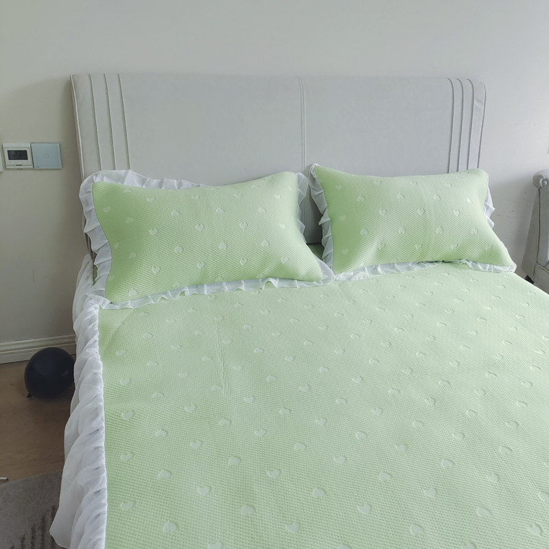 91家纺网 家纺一手货源 找家纺 川悦生活2023新款雪纺极速凉感凉豆豆床裙凉席三件套 贝昔-果绿