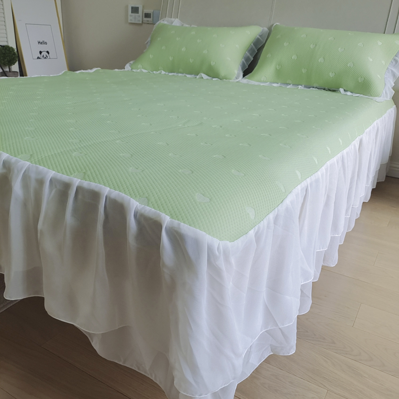 91家纺网 家纺一手货源 找家纺 川悦生活2023新款雪纺极速凉感凉豆豆床裙凉席三件套 贝昔-果绿