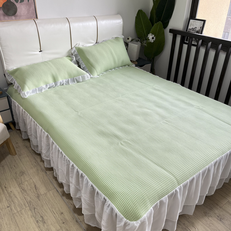 91家纺网 家纺一手货源 找家纺 川悦生活2023新款雪纺极速凉感凉豆豆床裙凉席三件套 吉吉-果绿