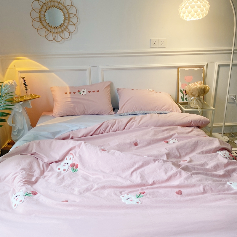 91家纺网 家纺一手货源 找家纺 潮邦 2025全新升级面料【奶小冻】春夏毛巾绣四件套 郁金兔