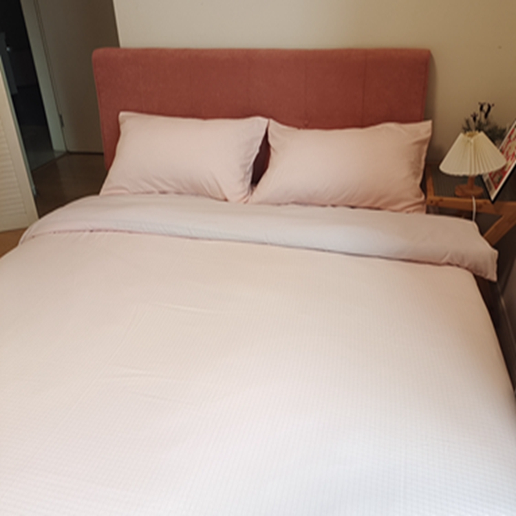 91家纺网 家纺一手货源 找家纺 N先生  2024新款小方格提花水洗棉四件套 浅豆沙