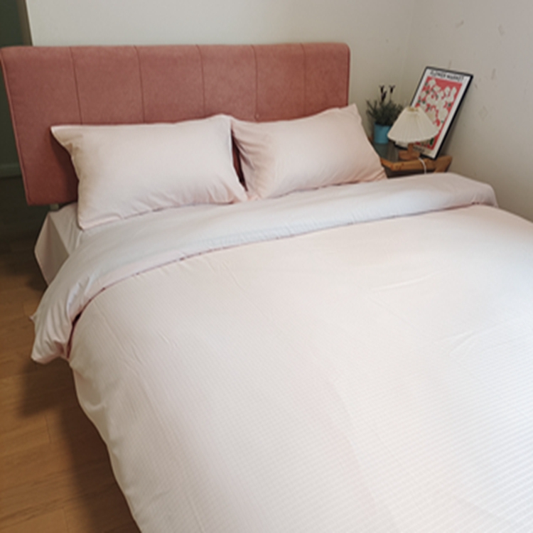 91家纺网 家纺一手货源 找家纺 N先生  2024新款小方格提花水洗棉四件套 浅豆沙