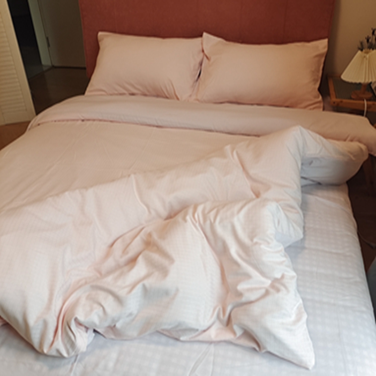 91家纺网 家纺一手货源 找家纺 N先生  2024新款小方格提花水洗棉四件套 浅豆沙