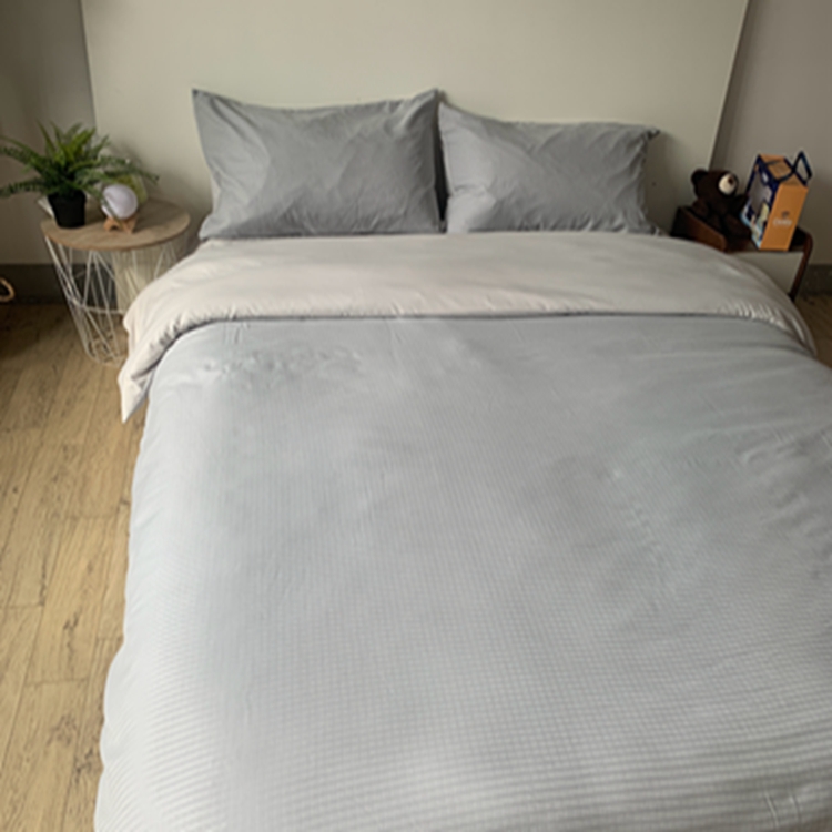 91家纺网 家纺一手货源 找家纺 N先生  2024新款小方格提花水洗棉四件套 浅灰