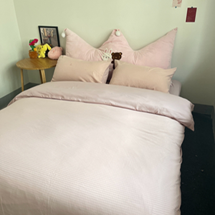 91家纺网 家纺一手货源 找家纺 N先生  2024新款小方格提花水洗棉四件套 玫瑰粉