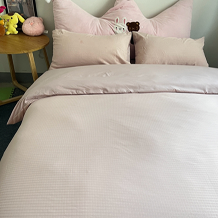 91家纺网 家纺一手货源 找家纺 N先生  2024新款小方格提花水洗棉四件套 玫瑰粉