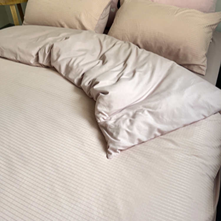 91家纺网 家纺一手货源 找家纺 N先生  2024新款小方格提花水洗棉四件套 玫瑰粉