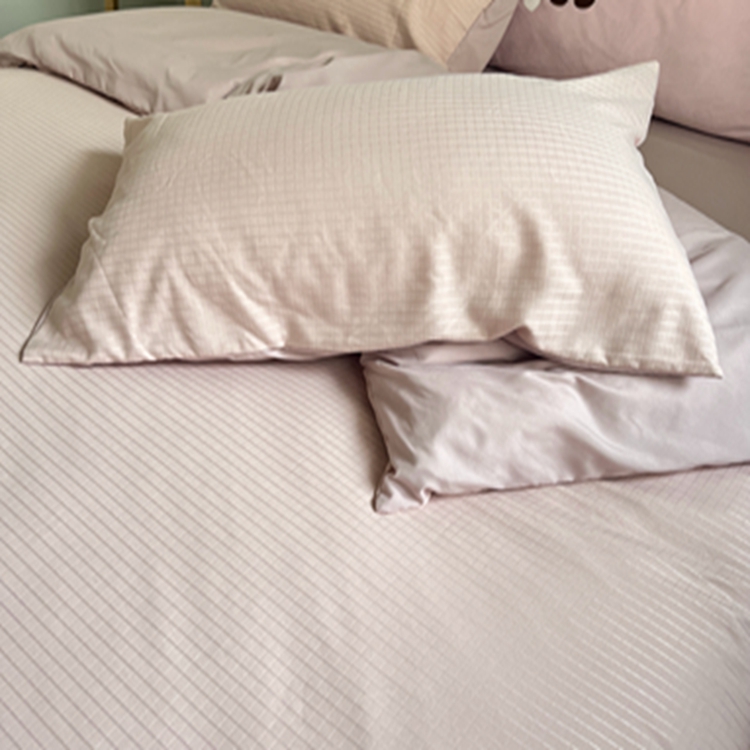 91家纺网 家纺一手货源 找家纺 N先生  2024新款小方格提花水洗棉四件套 玫瑰粉