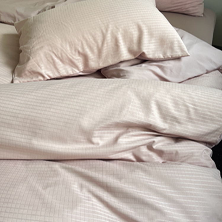 91家纺网 家纺一手货源 找家纺 N先生  2024新款小方格提花水洗棉四件套 玫瑰粉