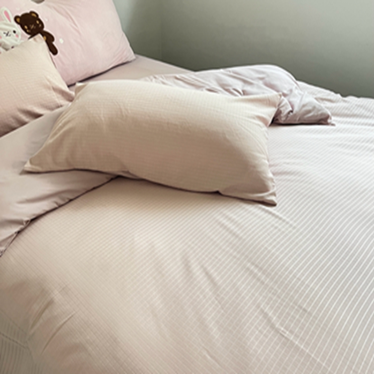 91家纺网 家纺一手货源 找家纺 N先生  2024新款小方格提花水洗棉四件套 玫瑰粉