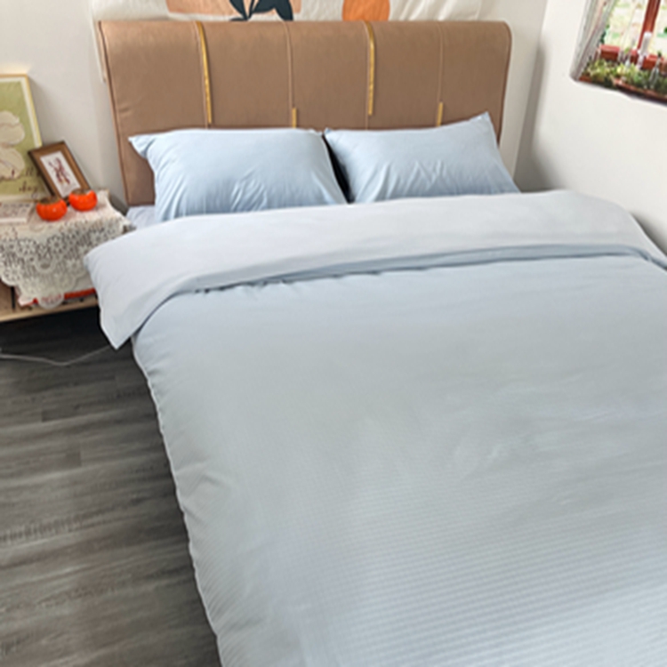 91家纺网 家纺一手货源 找家纺 N先生  2024新款小方格提花水洗棉四件套 浅蓝