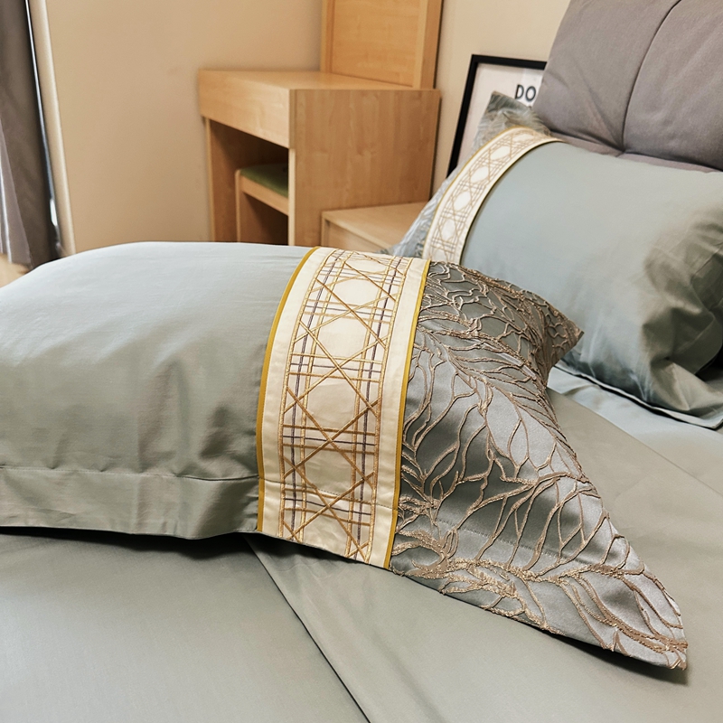 91家纺网 家纺一手货源 找家纺 罗优2025新款罗浮宫印象高精密浮雕高支长绒棉四件套金枝玉叶星海蓝