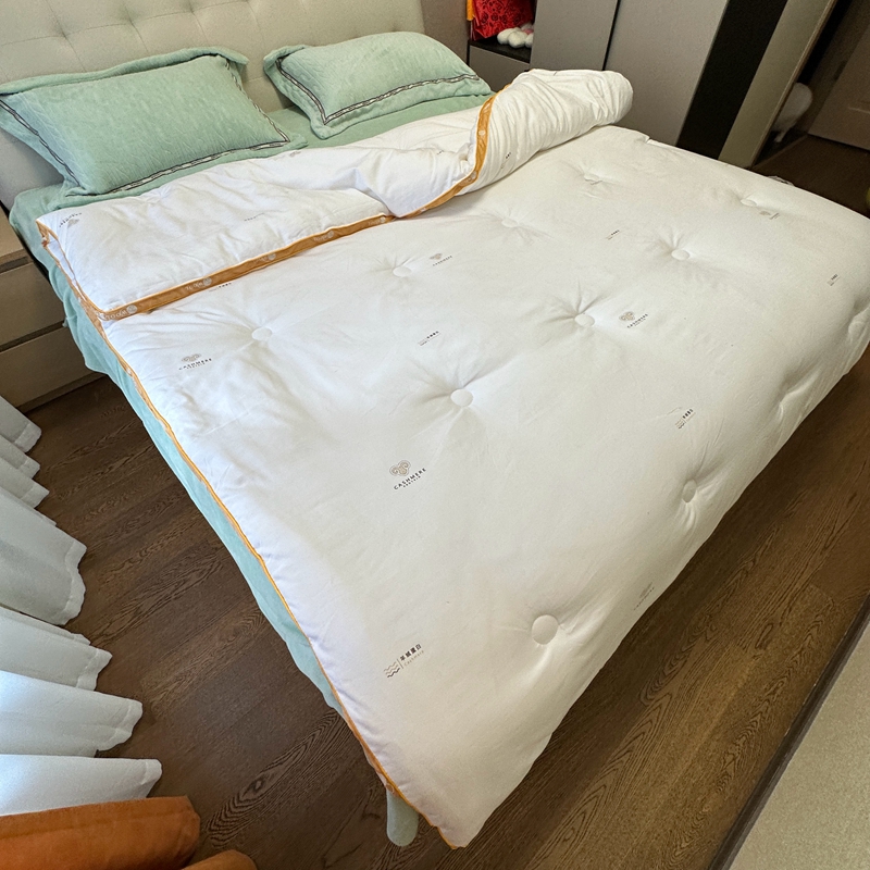 91家纺网 家纺一手货源 找家纺 总青螺专业功能纤维被芯-2022羊绒蛋白大豆立体春秋冬被直播