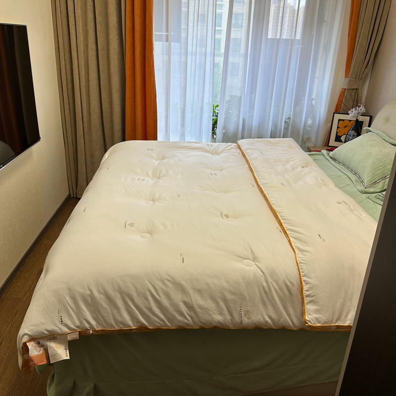 91家纺网 家纺一手货源 找家纺 总青螺专业功能纤维被芯-2022羊绒蛋白大豆立体春秋冬被直播